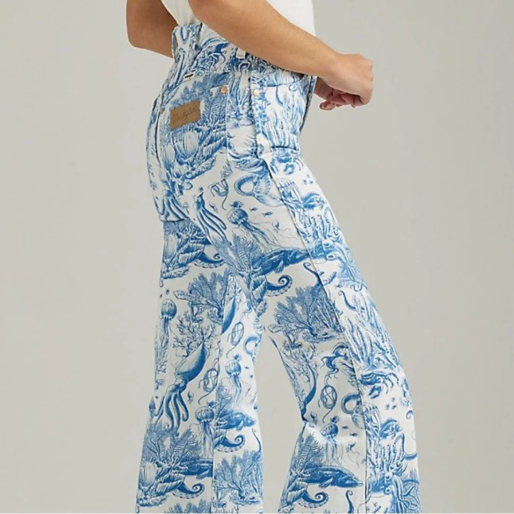 New Wrangler Wanderer 622 Printed High-Rise Jeans by Free People nautical print - Picture 11 of 11